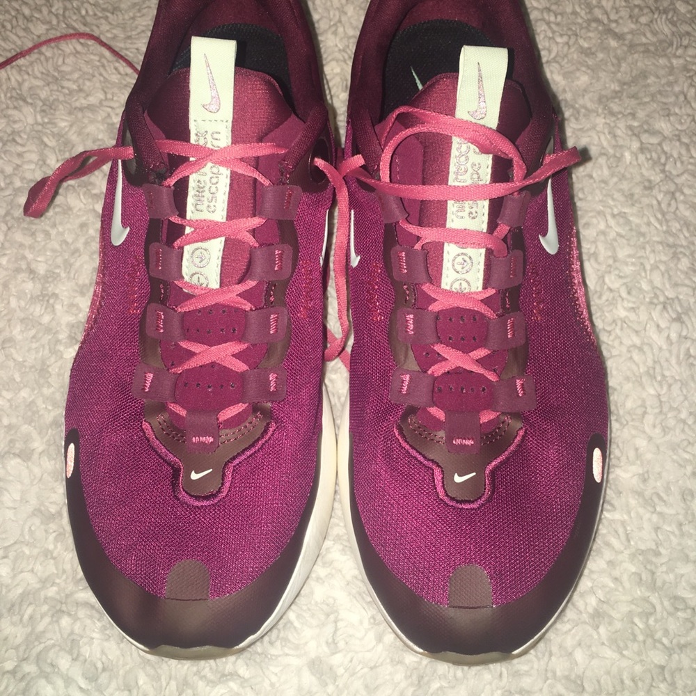 Nike - Picture 2 of 12